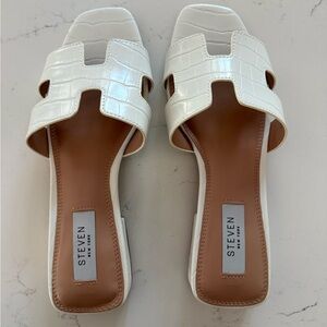 NWT - Steven New York Hutchy Croc Embossed Sandal - Women’s Size 7.5